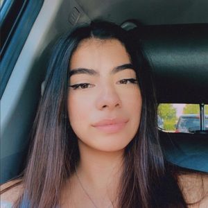 Meet your Posher, Abigail